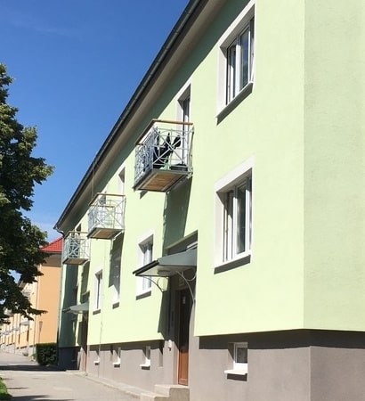 Revitalizace bytových domů v Milíně s použitými montážními prvky Dosteba